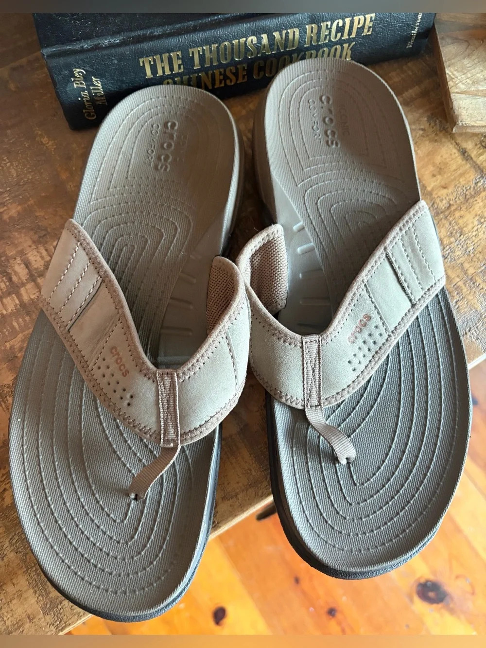 CROCS Men's Brown/Tan Comfort Flip Sandals Size 13